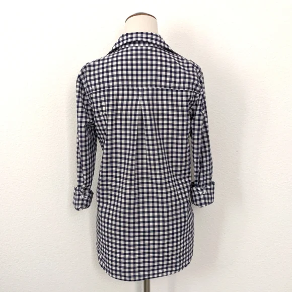 ON Button Down Shirt Small - Picture 3 of 5